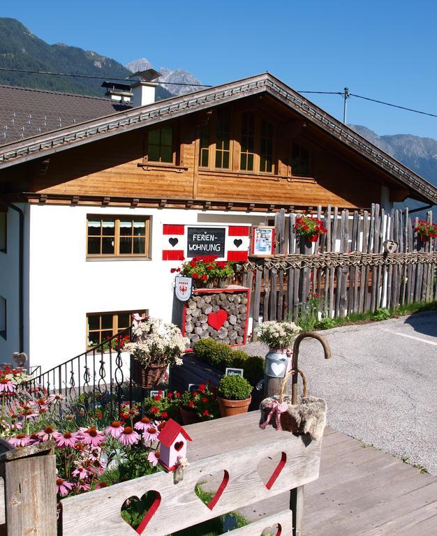 Alpenferienwohnung Strickner Neustift im Stubaital Ruang foto