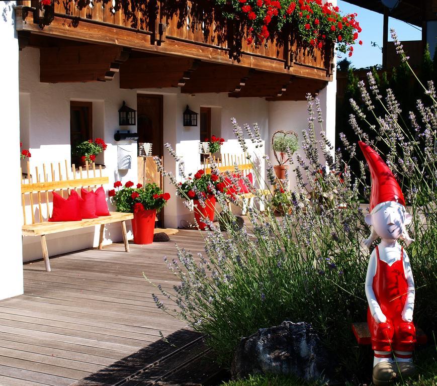 Alpenferienwohnung Strickner Neustift im Stubaital Ruang foto