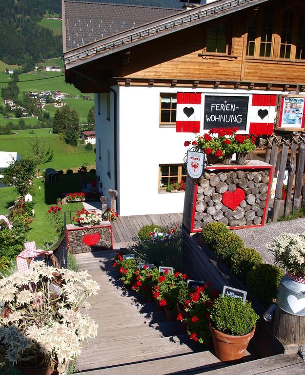 Alpenferienwohnung Strickner Neustift im Stubaital Ruang foto