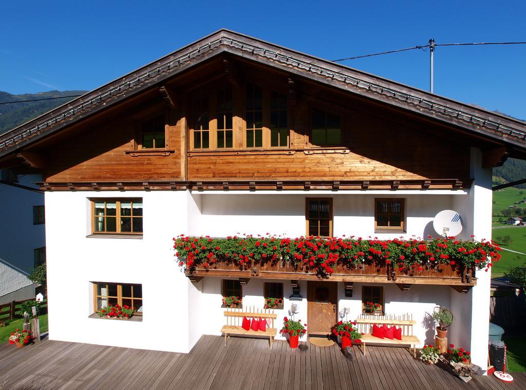 Alpenferienwohnung Strickner Neustift im Stubaital Ruang foto